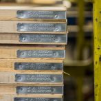 Scaffold board end plating